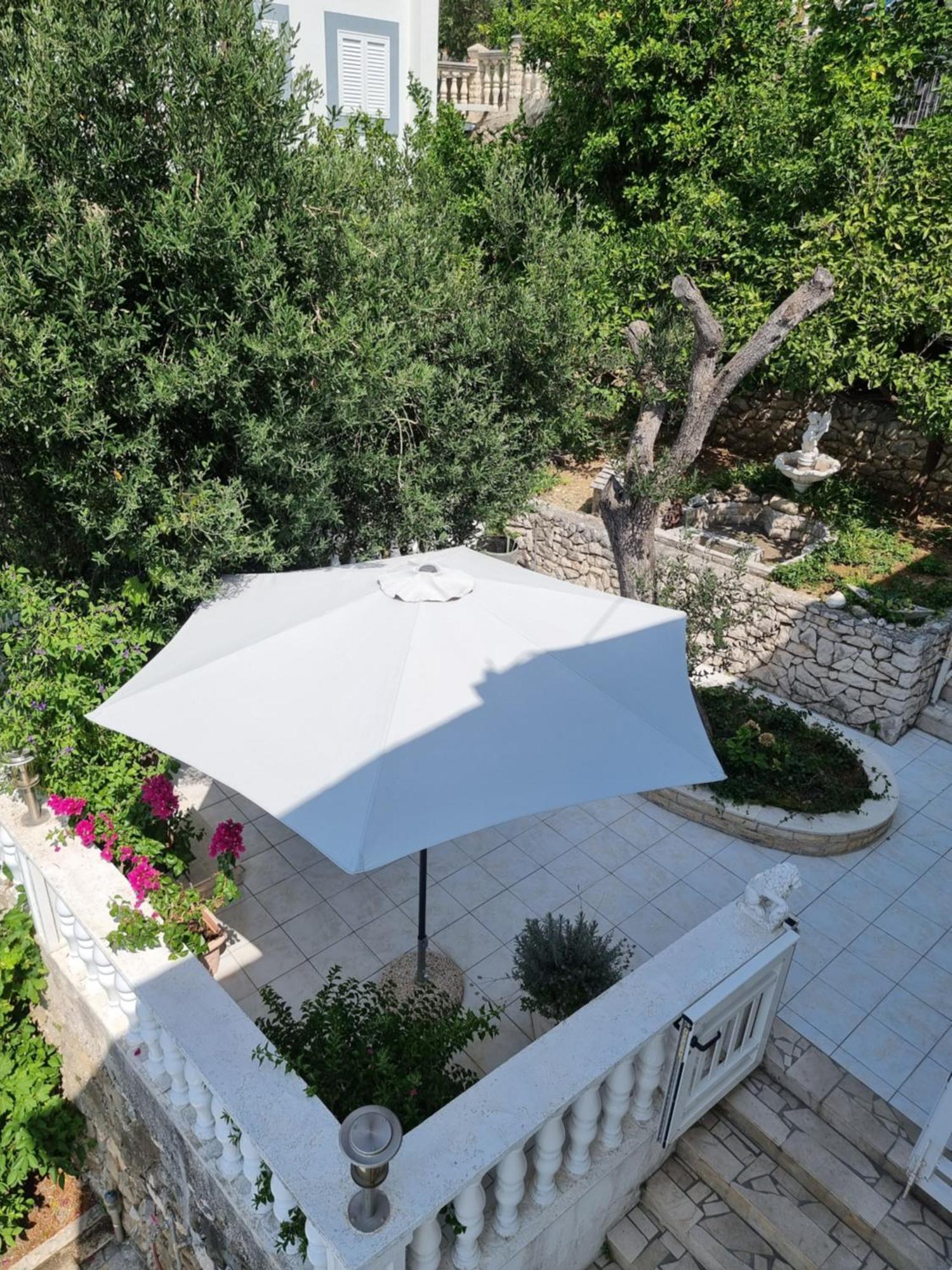 Apartmani Anda Živogošće الغرفة الصورة
